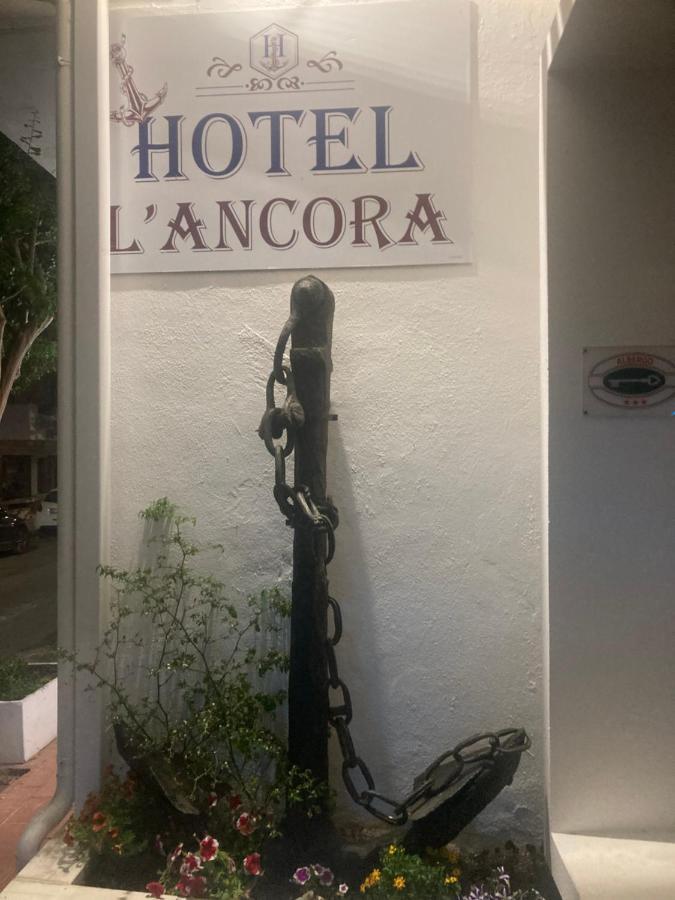 Hotel L'Ancora La Caletta Bagian luar foto