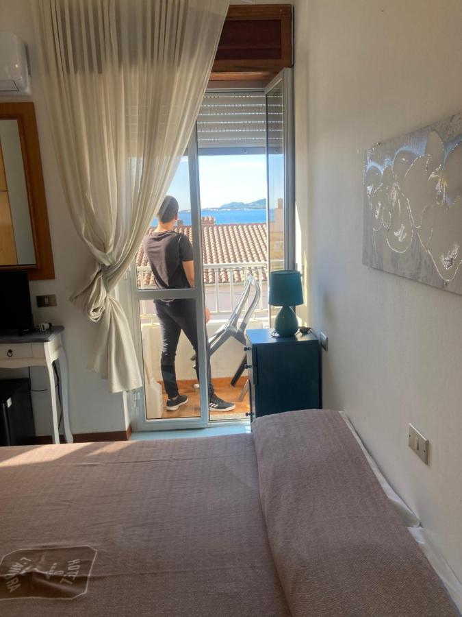 Hotel L'Ancora La Caletta Bagian luar foto