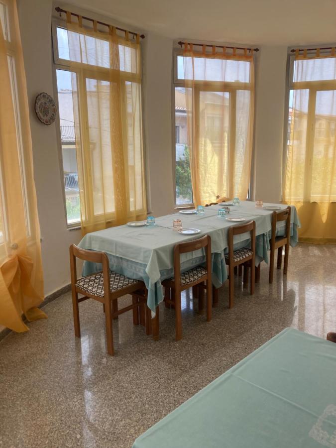 Hotel L'Ancora La Caletta Bagian luar foto