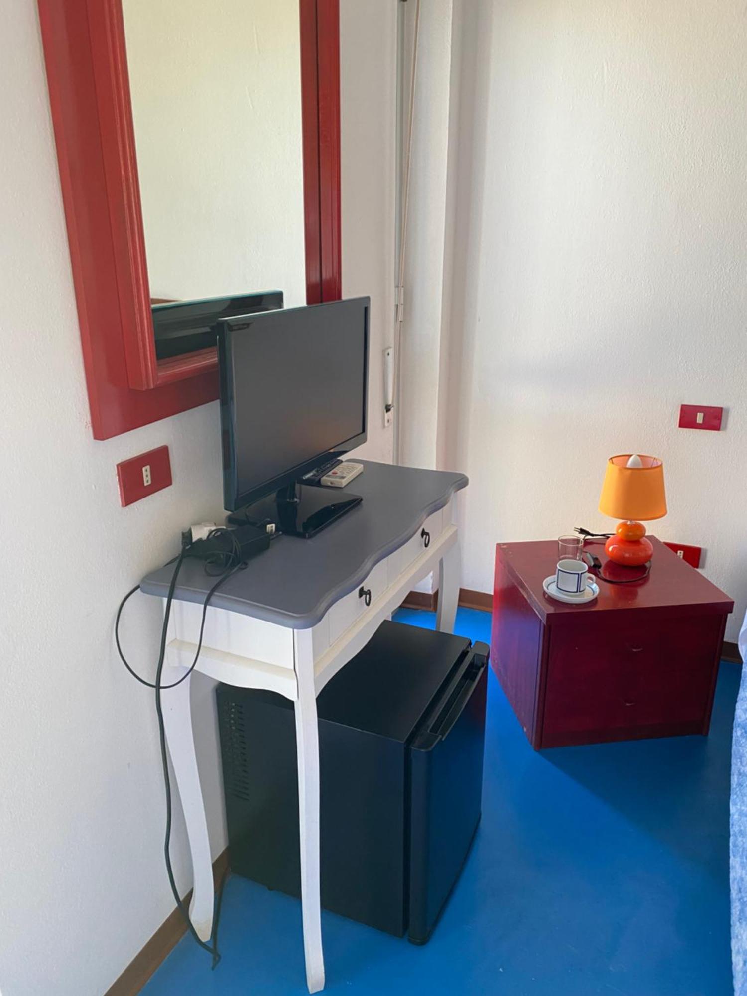 Hotel L'Ancora La Caletta Bagian luar foto